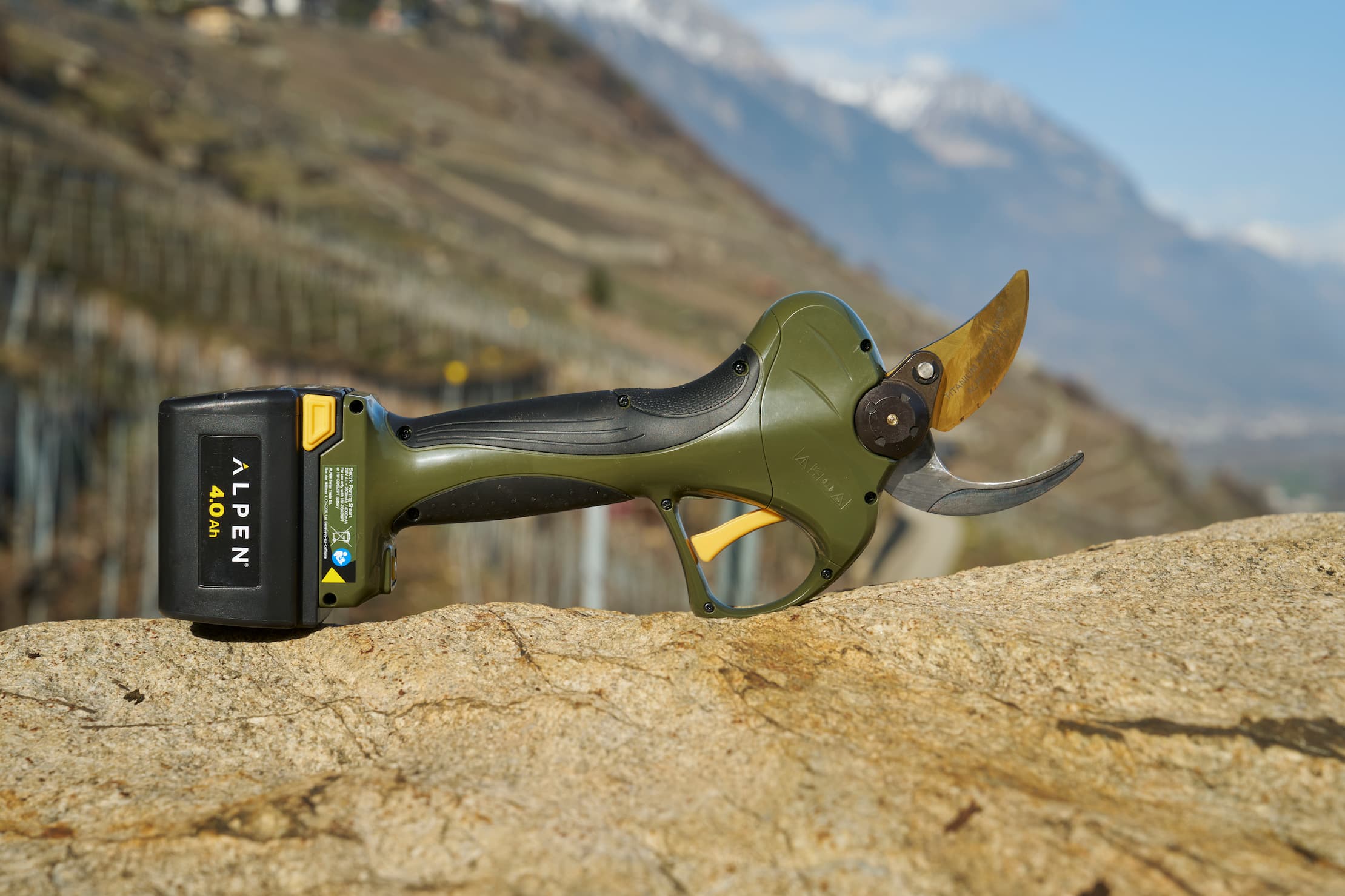ウィード、クリンチャー Electric pruning shear Wildhorn 40 – Alpen Swiss Tools CH